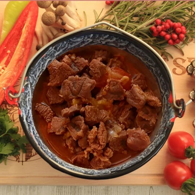 Lucky Food Marhapörkölt 1 kg - gyorsfagyasztott
