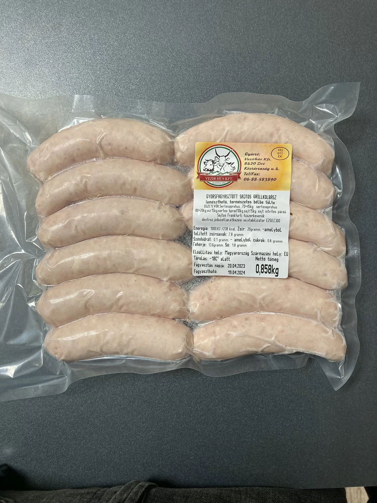 Fagyasztott sajtos grillkolbász (kb. 1 kg)